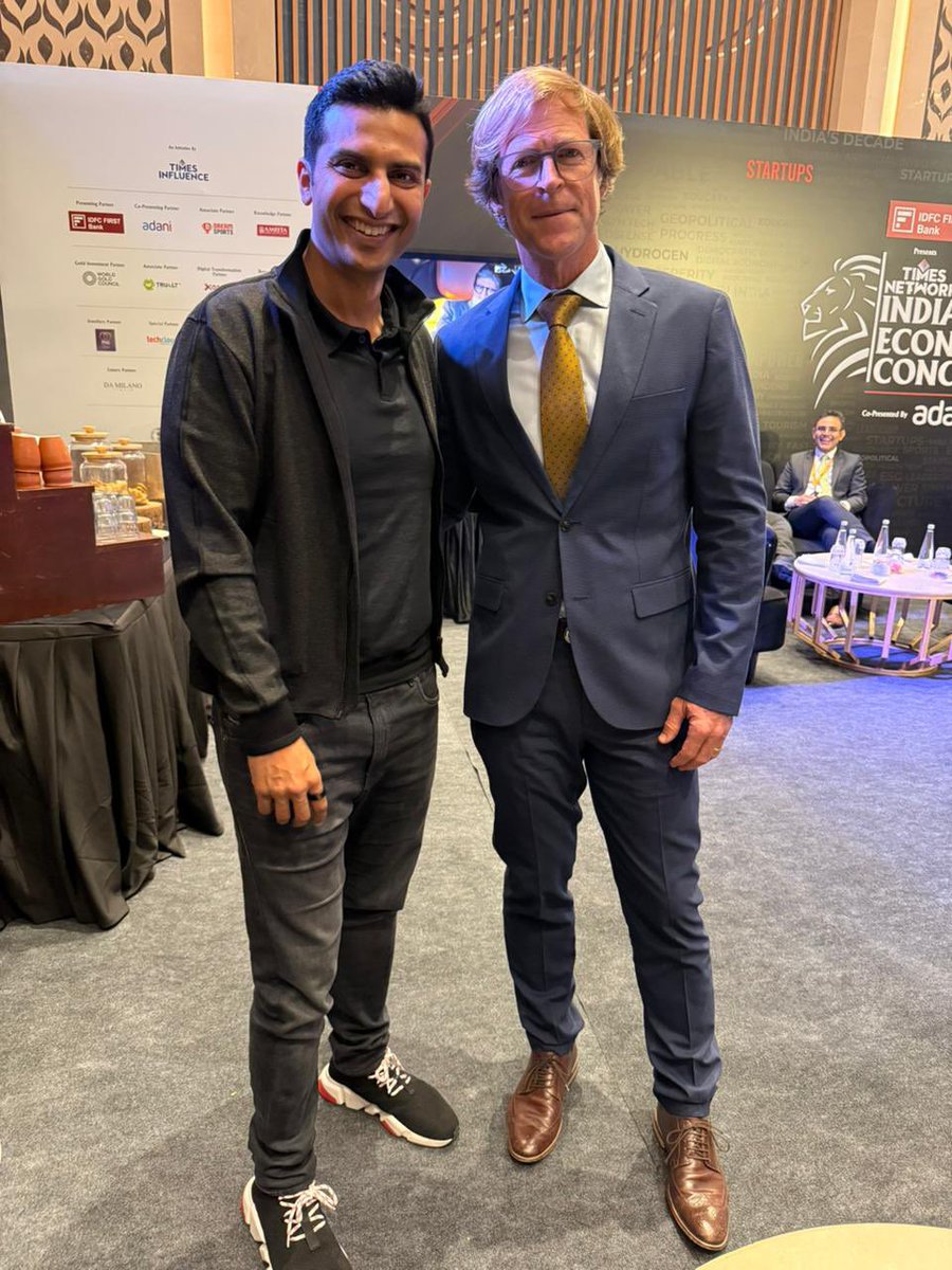 grvgpta's tweet photo. Was fun chatting with the legend @JontyRhodes8
Amazing to see how legends are simple and humble in real life. May be that’s why they are legends :) https://t.co/fMtx4qCIOz