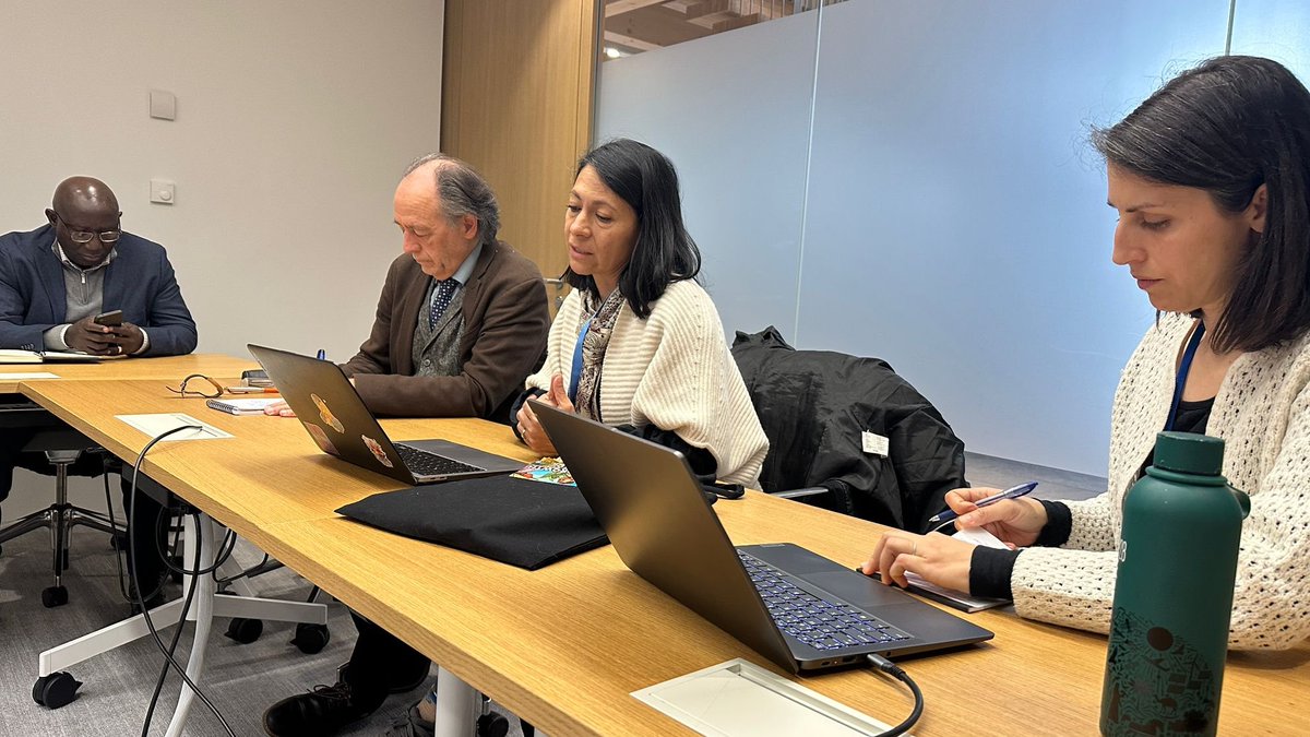 GENetwork's tweet photo. The @GENetwork is at an informal dialogue by the #GENeva Biodiversity, Human Rights & Land Task Force with UN @SREnvironment Astrid Puentes.
Ahead of #UNOC3, the Special Rapporteur speaks on the #HRC58 report on #oceans & #RightToHealthyEnvironment, showing how "oceans are one". https://t.co/hIzQD4lA3A