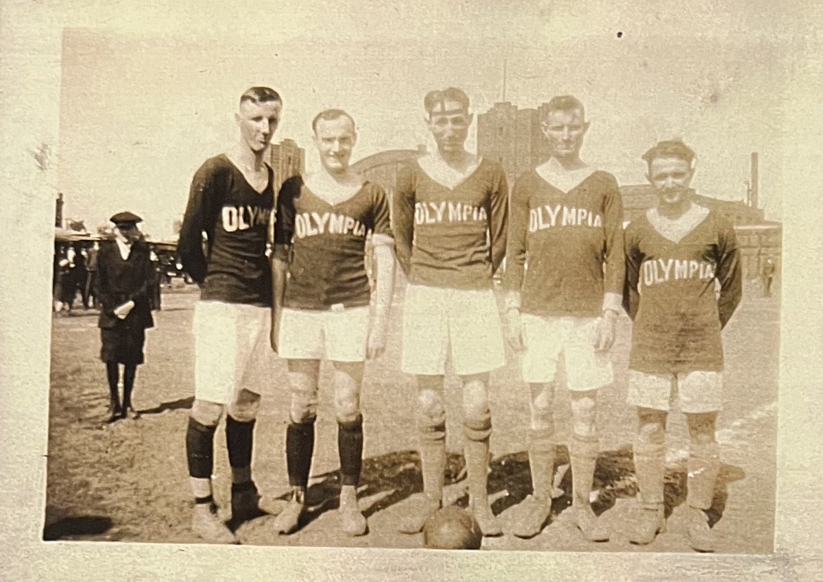 moedog97's tweet photo. Carbon Hill was incorporated in 1892 and had 4 coal mines around town. By 1893, soccer was part of the community and USA born players like Art Kelly, "Friday" Jones, the Tallman (all 6!) and Vidano brothers influenced soccer in the Midwest for decades. 2/2
#SupportLocalSoccer https://t.co/kHbH578qw4