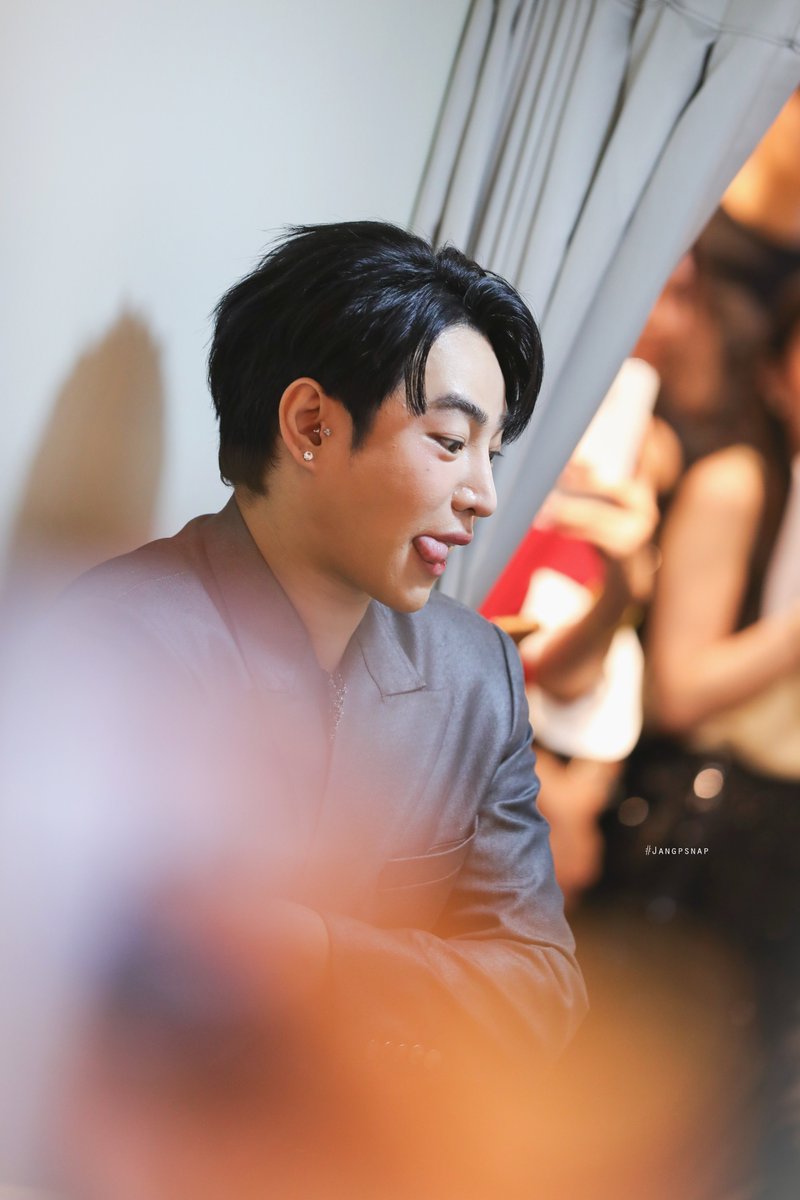 J21P09's tweet photo. แอคท่าถ่ายรูปสติกเกอร์ยังไงให้ได้ทั้งพิคกี้และพี่เป๊ก ฮอลลลลล ทั้งหล่อทั้งน่ารักตัวเท่าโลกกกกกกกชุบแป้งทอดดดดดดดดดด 🫠💕💕💕💕

@peckpalit 
#JoMaloneLondonTHxPeck
#JoMaloneLondonTH
#เป๊กผลิตโชค
#PeckPalitchoke 
#palitgallery
#jangpsnap https://t.co/pRbhlFGI9c
