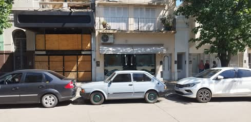 R8SantaClara's tweet photo. Asaltaron a una joyería en pleno centro de Gálvez - El Regional Noticias https://t.co/9gzwzS3UKv https://t.co/C3TrWaZiWB
