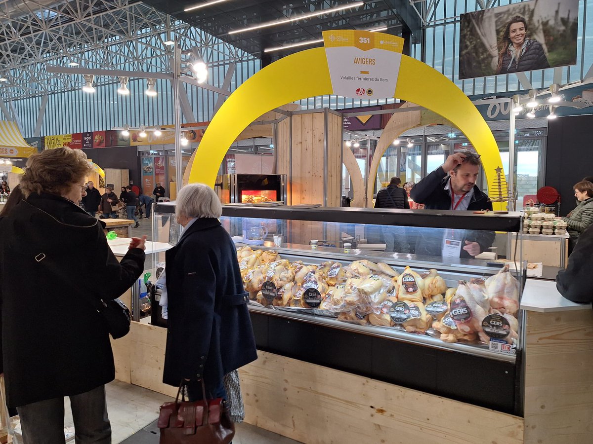 vivadour's tweet photo. 📣 Retrouvez Vivadour au Salon REGAL à Toulouse du 13 au 15 décembre ! Découvrez nos produits du terroir : volailles fermières, foie gras, œufs bio, Armagnac et pour la 1ère fois, notre miel du Gers ! 🍯✨ 

#Vivadour #SalonREGAL #Terroir #Gers https://t.co/ym3kBMZCeP