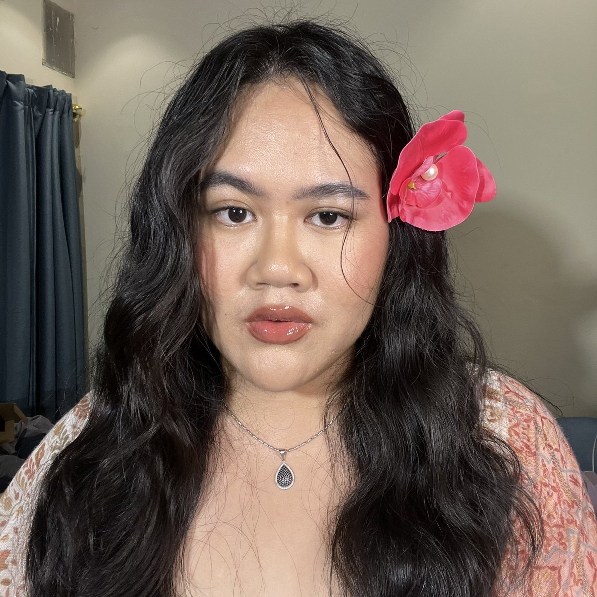 lipsonpoy's tweet photo. rambut sebadai ini berkelahi dengan sensitive scalp yang gampang ketombean😭🫵🏻

yang gampang banget ketombean tiap cobain produk haircare, coba cek deh siapa tau emang scalp kalian yang sensitive, bukan salah produknya🙏🏻 #ShowOffYourCrown https://t.co/HBv859OBkN