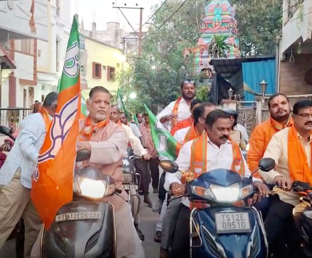 BaqriBjp's tweet photo. #BikeRally #CornerMeeting under the #4Minar Assembly. As per the Instructions of BJP State President &amp; Union Minister Mr  #GKishanReddy Ji Protest Against the not Implemented the #6Guarantees of Cong Govt. For the people of Telangana. BJP decided to protest Against the Cong Govt https://t.co/qtVqTanojE
