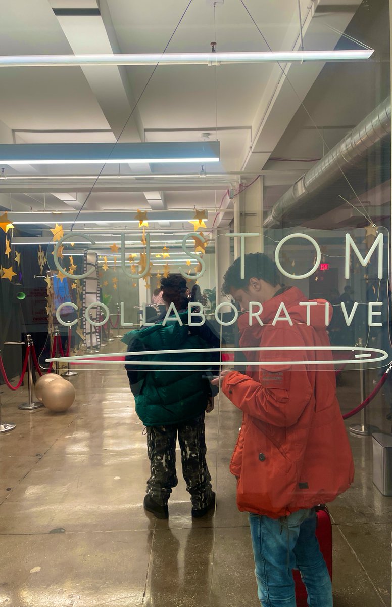 0ppong's tweet photo. Last night was very inspiring! Congrats to all the incredible new designers and their inspiring stories! It was an honor to be a judge for cohort 13! ๐๐พ
#CustomCollab https://t.co/7IYBJenA8Z
