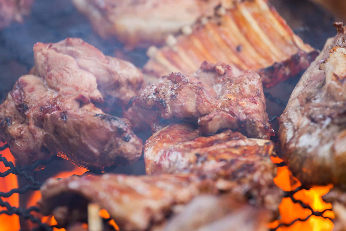 Enjoy a taste of history! Copper Penny in Wilmington was featured on 'Diners, Drive-ins, and Dives'—a must-stop for food lovers. 📺🍔 #GuyFieriApproved #CopperPenny rfr.bz/t0fefcf