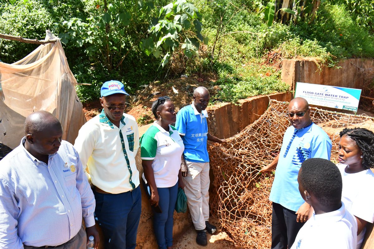 CentralRotary's tweet photo. Protecting Our Waters: Efforts at the flood gates ensured we trapped waste before it reached the lake. A cleaner, healthier future starts now.
#RcKlaCentral @rotaryclubjinja #PeopleHelpingPeople @nemaug @WaterAidUganda https://t.co/m0zHggBoJR