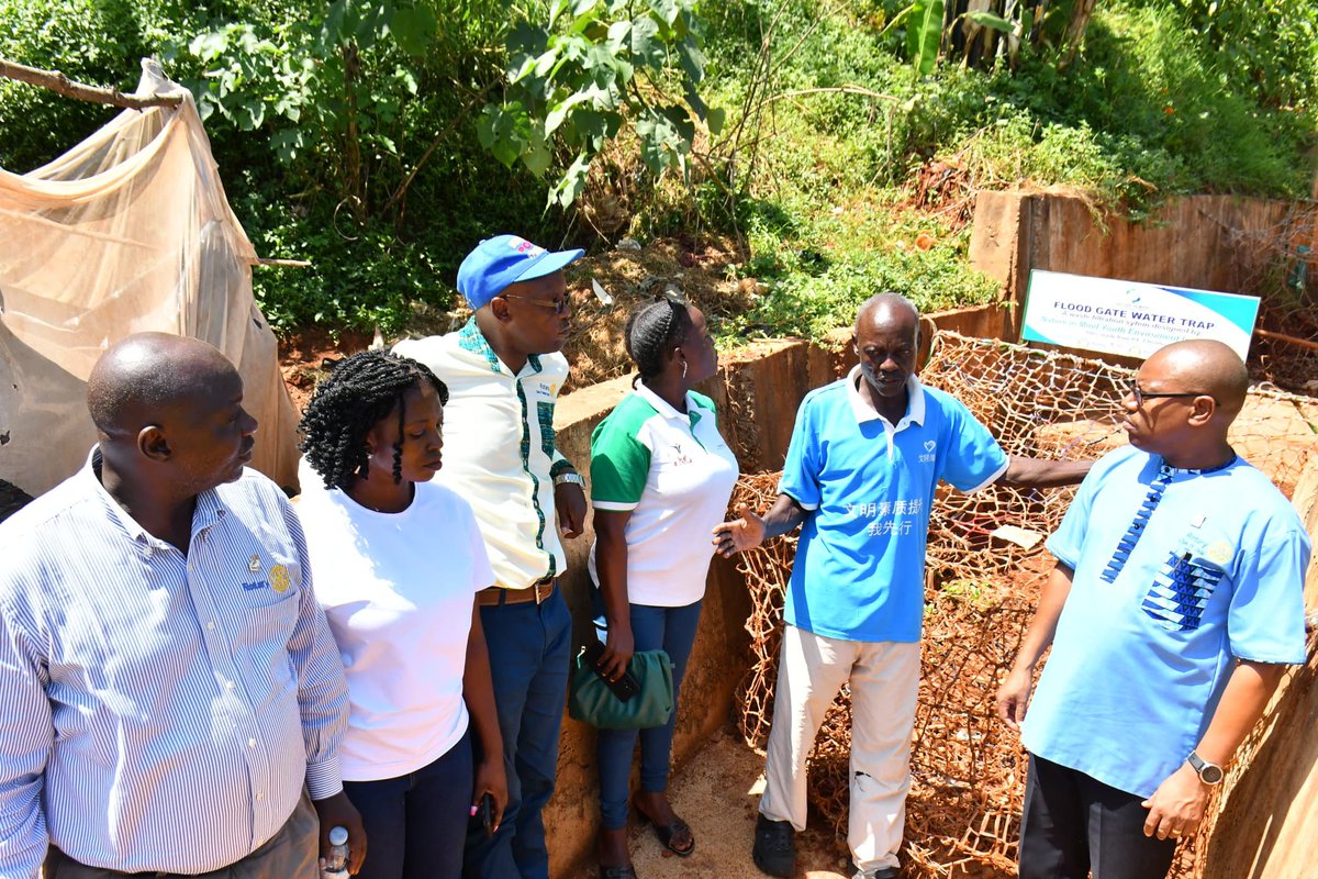 CentralRotary's tweet photo. Protecting Our Waters: Efforts at the flood gates ensured we trapped waste before it reached the lake. A cleaner, healthier future starts now.
#RcKlaCentral @rotaryclubjinja #PeopleHelpingPeople @nemaug @WaterAidUganda https://t.co/m0zHggBoJR