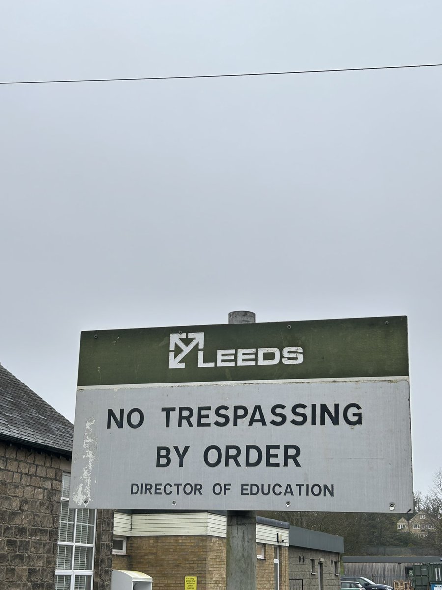 Holly Rowan Hesson (@hollyrowan) on Twitter photo Found another #leedsmotorwaycityoftheseventies gem nestled in the Leeds outer reaches this morning ✨<a href="/modernistsocLDS/">leeds modernist</a> Found another #leedsmotorwaycityoftheseventies gem nestled in the Leeds outer reaches this morning ✨<a href="/modernistsocLDS/">leeds modernist</a>