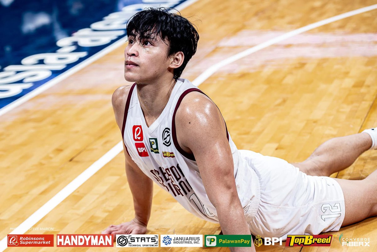 “A whole new world
A dazzling place I never knew
But when We’re way UP here (UP FIGHT! 😘)
It's crystal clear that now WE ARE in a whole new world with you, <a href="/joel_diomar/">Joel Diomar Cagulangan</a> and the whole <a href="/upmbt/">UP Fighting Maroons</a>! 

Buong UP Community is behind y’all! #WalangBibitaw #UPFight ✊