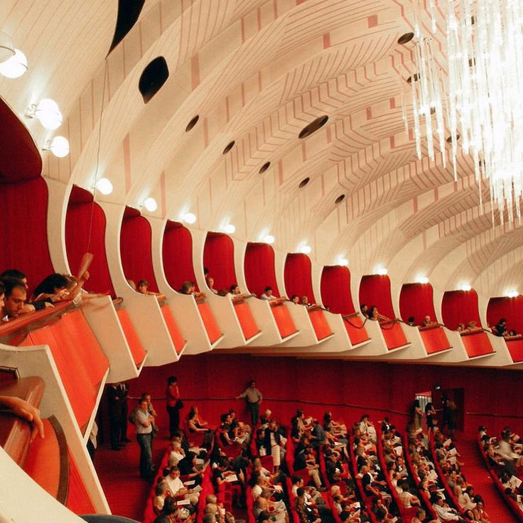 luusssso's tweet photo. The blood red interior of Teatro Regio in Turin, Italy designed by Carlo Mollino in 1973 https://t.co/zw1HEqMKli