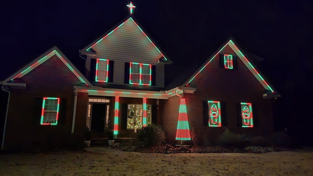 jonathanr37's tweet photo. The Electrical Elf's High Voltage Holiday Show will be powered up and running Saturday, December 14th at 6pm! Show runs from 6-10pm nightly through Jan 7th. River Bottom Road, Athens. https://t.co/W0fYoZjbhT