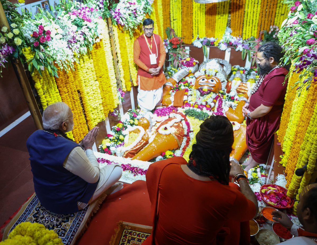 Narendra Modi tweet media