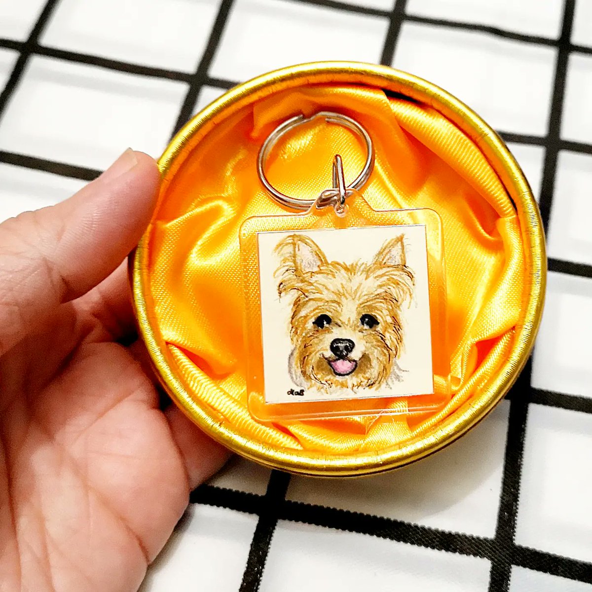 bouncebckbelle's tweet photo. This is Butter, the beloved doggo of my undergrad thesis partner &amp; a dear friend. 
Now her sweet little face will be with her wherever she goes! 🤎

I'm available for commissions. Message me for inquiries. 😄
.
.
#MarjDrawsDogs #MarjMakesMinis https://t.co/WOUZrBnmTy