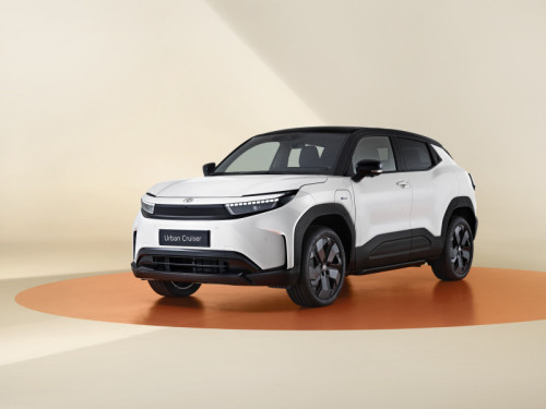 tamilselvan_a's tweet photo. #Toyota today presents the all-new #UrbanCruiser, a model that will bring powerful design, interior spaciousness and rich technology content to the market for compact #batteryelectric SUVs. Read more ➡️ https://t.co/wUohs9ojzJ https://t.co/zLIUsXLwpB