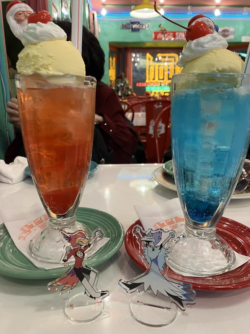ダイナーに来ております 