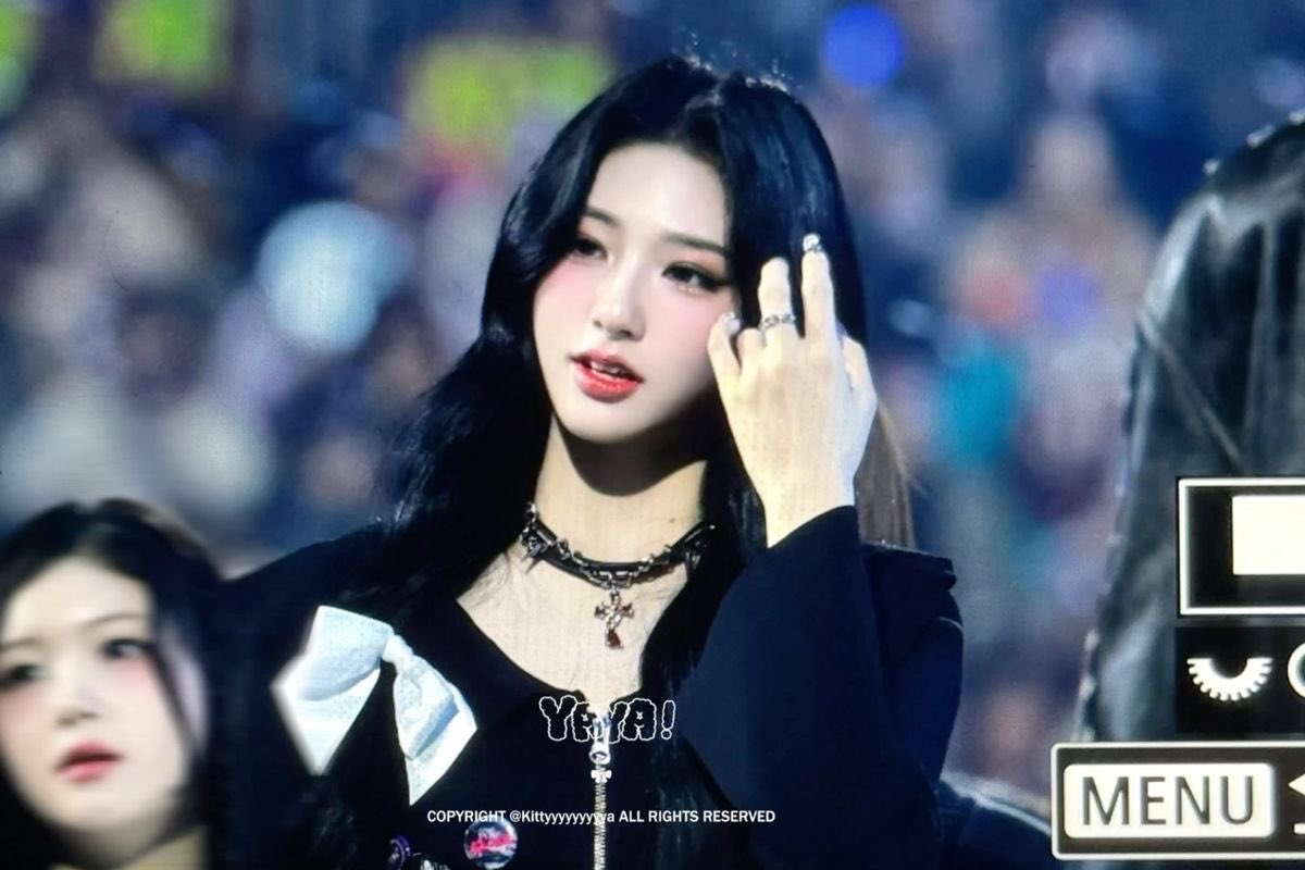 Amournary's tweet photo. @jungewon “aku juga mau bilang teriiiima kasih yang sebesar-besarnya ke kalian semua karena udah bertahan sampai detik ini.. makasih ya gusy.. aku seneng banget huhudhduu.. 😭 apalagi ya.. pokoknya makasih aja gak cukup kayaknya buat aku utarakan perasaan syukurku ke kalian..” https://t.co/PeUDOM6Ayf