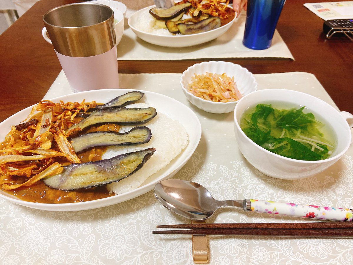 maayu_ROOM's tweet photo. 今日の夜ご飯🍚
❋豚しゃぶなすカレー
❋もやしとハムのナムル
❋水菜とえのきの塩麹スープ

前にやってた逆転男子でCoCo壱企画見ててカレーが食べたくなった🍛
ごぼうの唐揚げものせてみた(*´˘`*)

#おうちごはん https://t.co/jhroxXXaWe