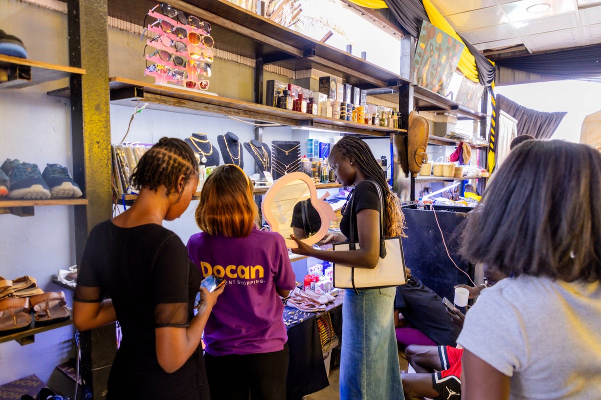 SceniusHub's tweet photo. Day One of the three-day Festive Bazaar is here, and it’s a shopper’s paradise! Discover unique holiday gifts, and support local vendors .
Shop, connect, and celebrate the season with us at @sceniushub. Don’t miss out—see you there! #FestiveBazaar #ShopLocal #HolidayShopping https://t.co/LbahtSjJVq
