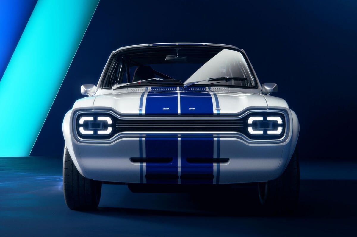 autocar's tweet photo. 296bhp, modern tech, a fresh design and a 10,000rpm redline - the Ford Escort is back, and it's made quite the entrance... https://t.co/KSfDVBIWtl