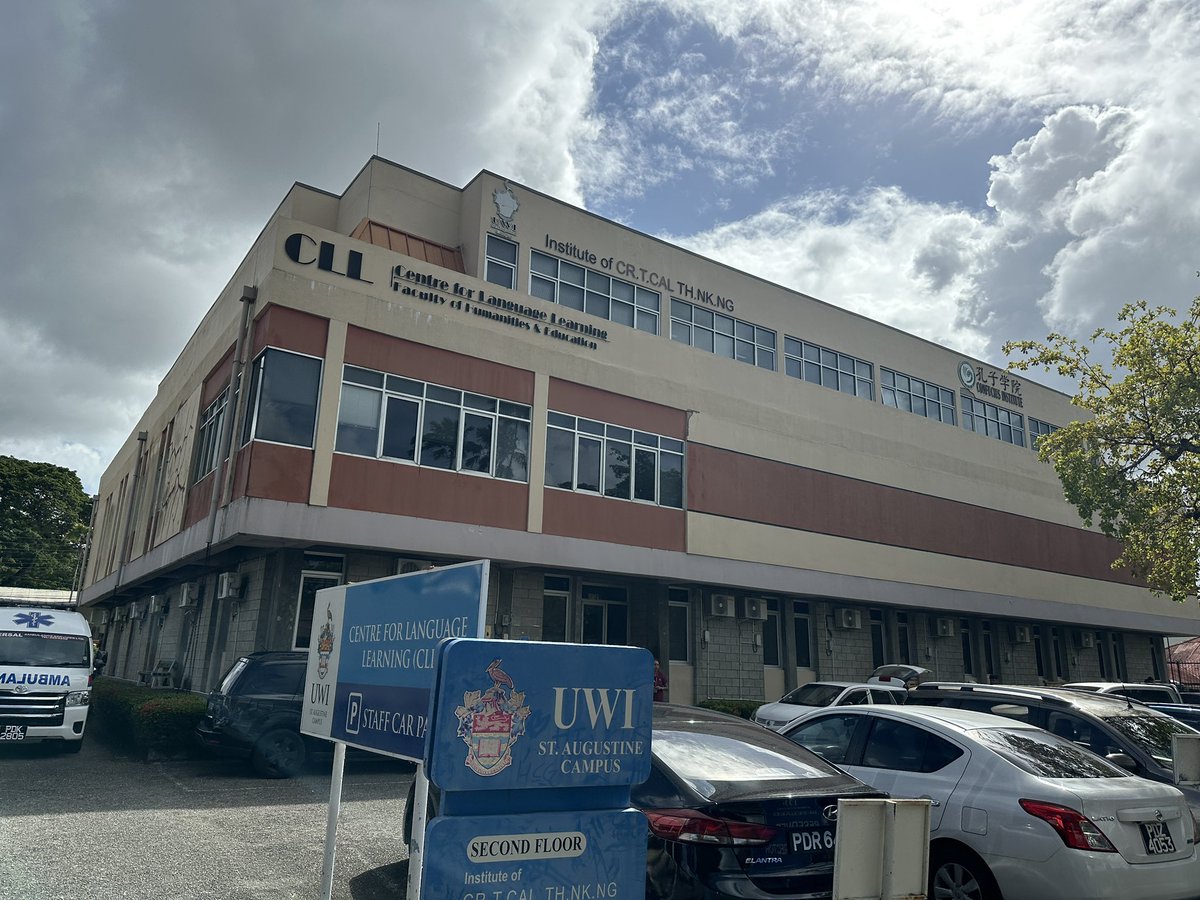 Raphaelanguages's tweet image. Thank you so much for the wonderful time at the #Sign10 conference at the University of West Indies in Trinidad &amp;amp; Tobago 🇹🇹 with so many inspiring on-stage presentations and posters 😊 And the whole conference being in International Sign without sign-to-voice interpreting!