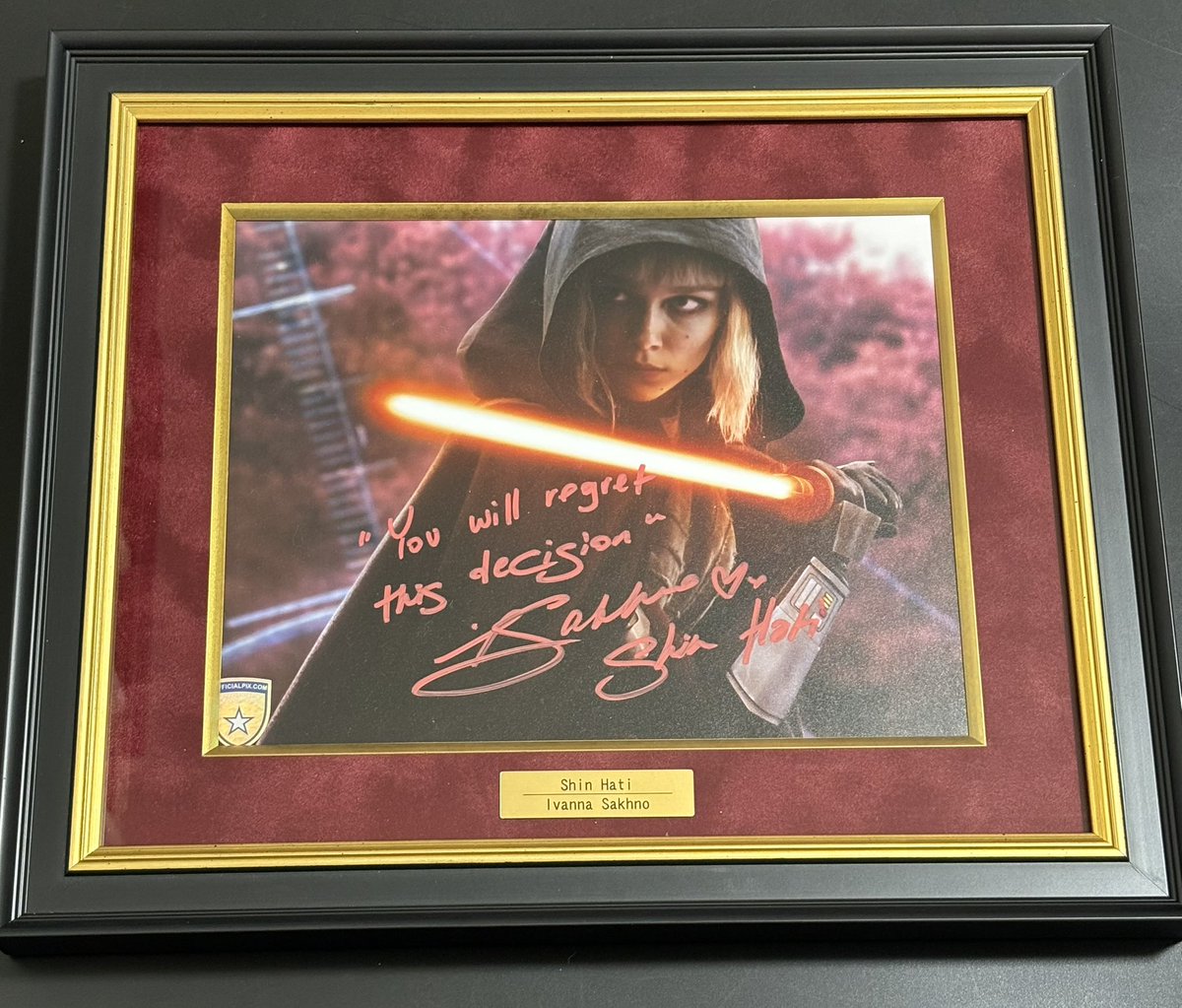 シンハティ役のイヴァンナザクノ氏のサイン！セリフは思いつかず、4話