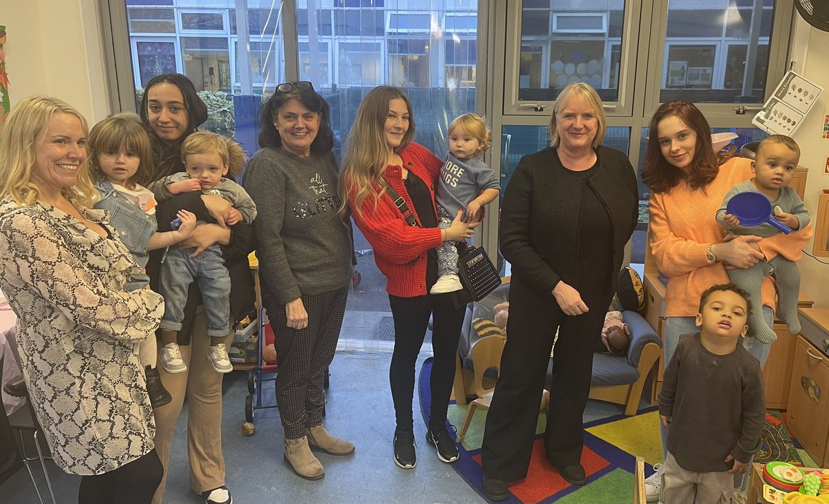 JoanneMcCartney's tweet image. Thank you to the fantastic team at @mums_aid, a specialist perinatal mental health charity supporting young women and girls. It was a pleasure visit and see the impact of the @MayorofLondon £34m New Deal for Young People in Greenwich! #NewDealforYoungPeople