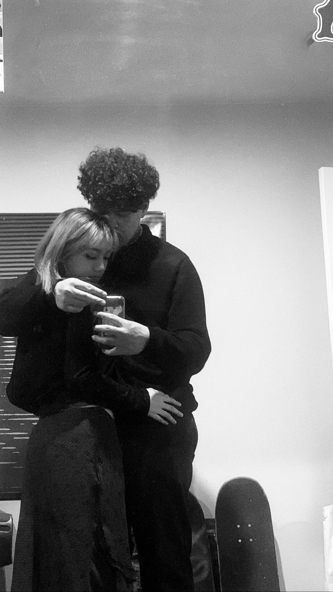 sevenfivexo's tweet photo. happy 21 princess 🎈i love you forever 💗@roloraviolo 💗 https://t.co/cxBepCqZmy