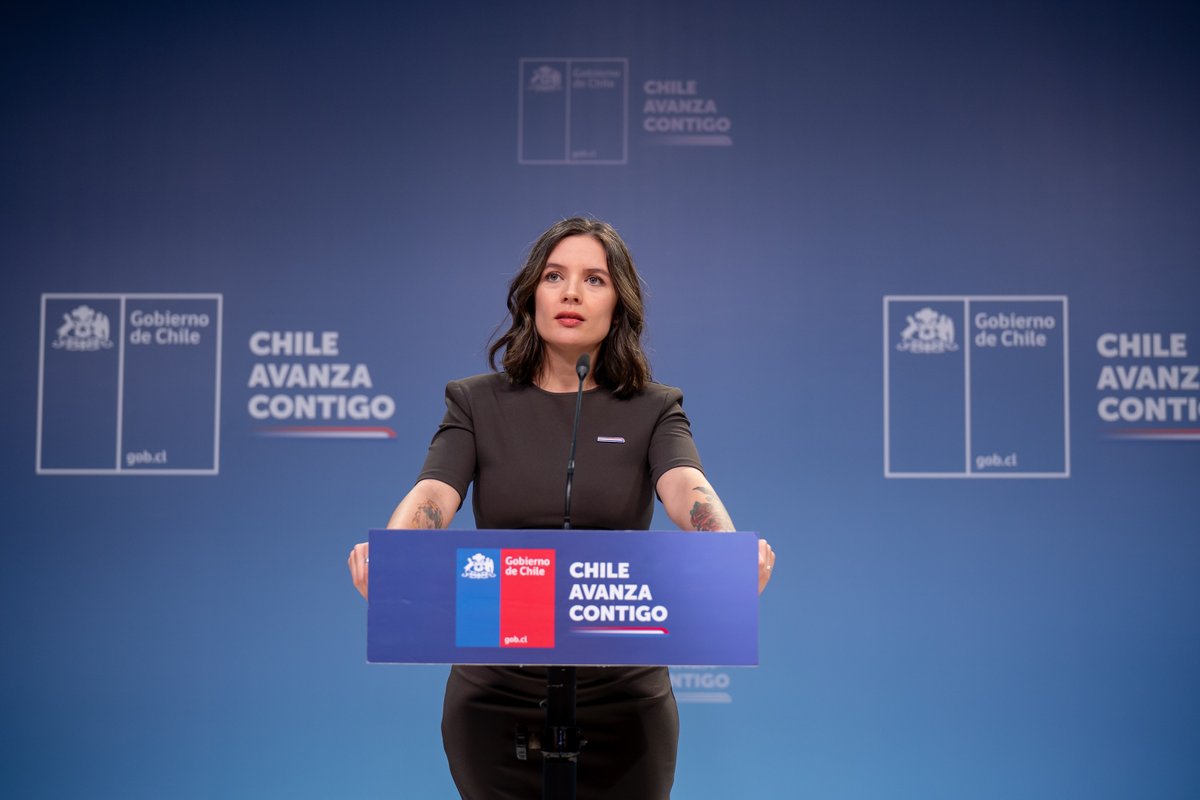 #VoceríaEnMedios | Ministra Camila Vallejo: "Le diría a las mujeres que puede ser ministra y maternar al mismo tiempo. Eso da cuenta que la lucha de las mujeres que nos antecedieron tienen resultados: Podemos estar en política sin abandonar la decisión de tener hijos"