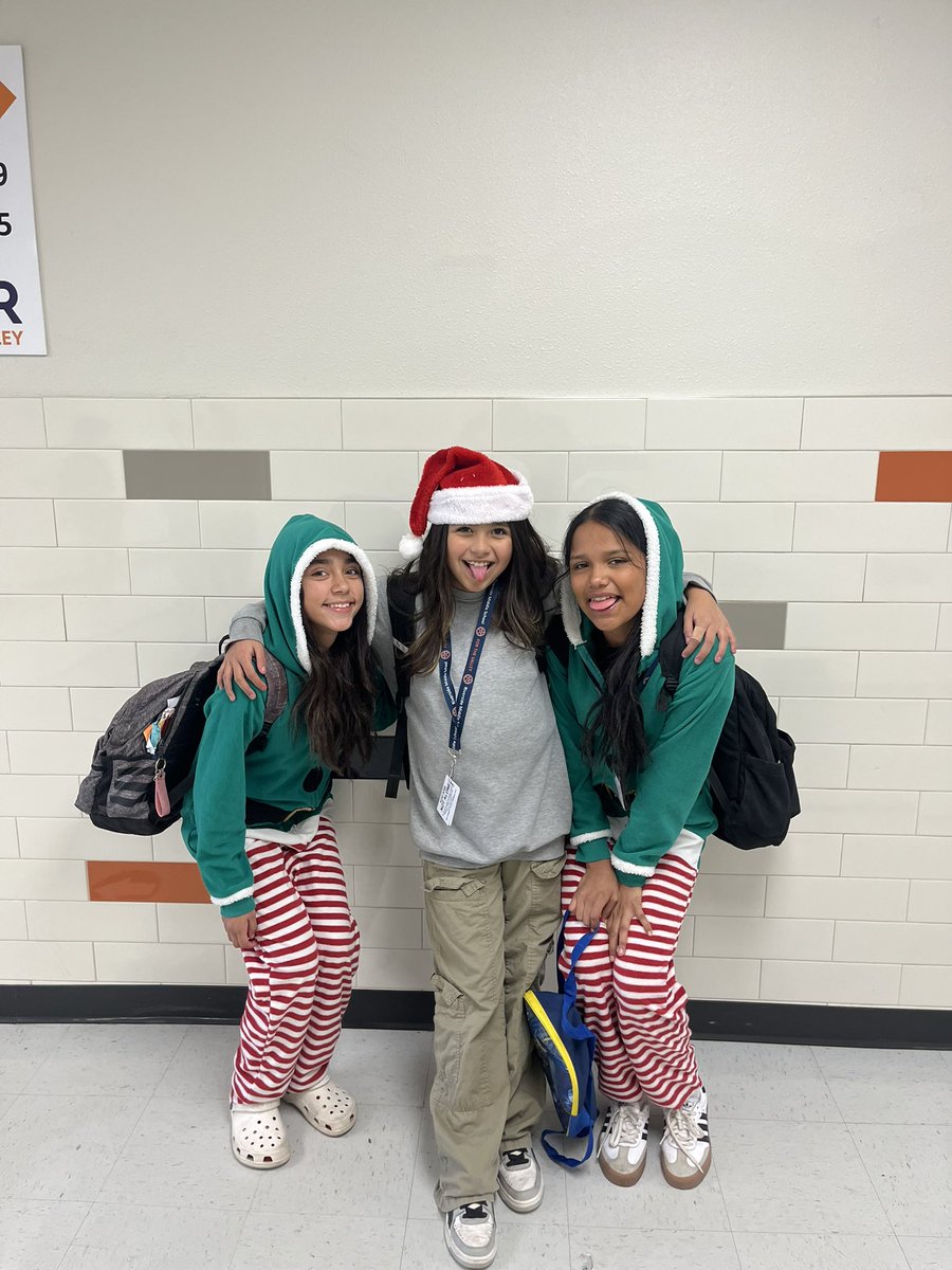 Danny Bustos tweet media