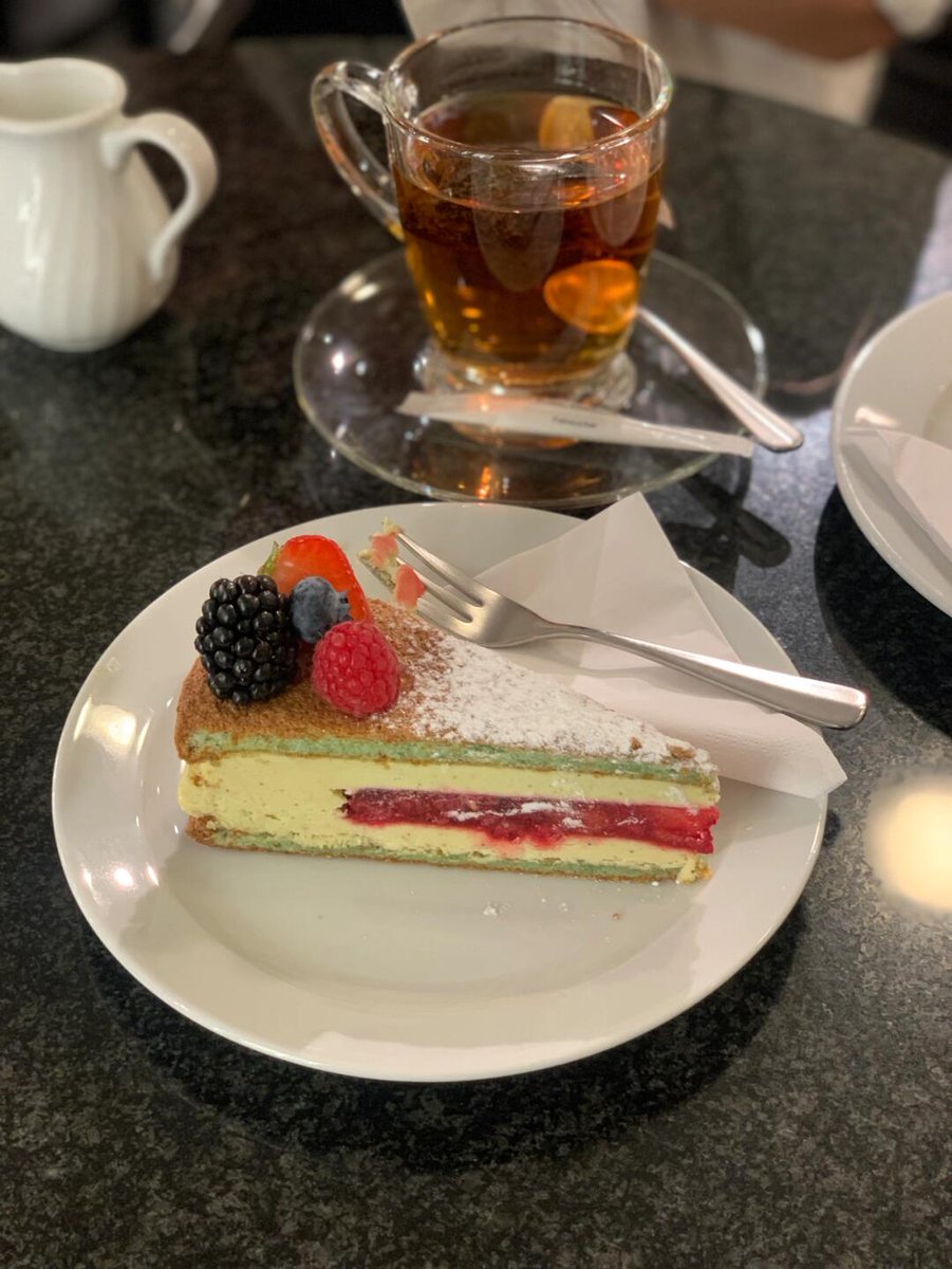 adeleraf's tweet photo. Simple and delicious afternoon tea #germanlife #berlinafternoontea🥰 https://t.co/5rO8NTg5Ih