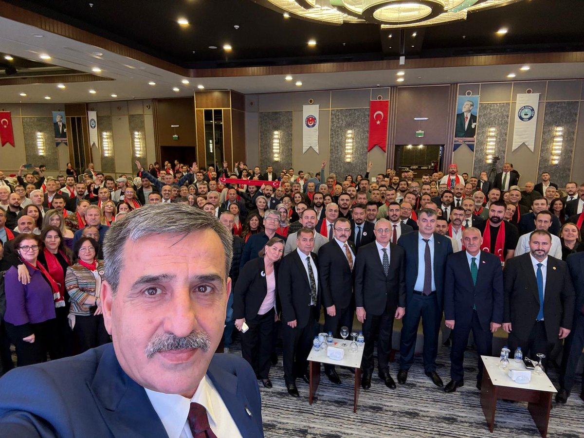 OnderKahveci's tweet photo. Türkiye Kamu-Sen, Türk Sağlık-Sen ilkeli, kararlı, dik duran sendikacılık anlayışından sapmadan, hiçbir hesap kitap yapmadan doğruları söylemeye ve Türk Memuru ile Aziz Türk Milletinin yanında durmaya devam edecektir. 
#tsseminadımlarlayetkiye https://t.co/NSmcZfzZ6g