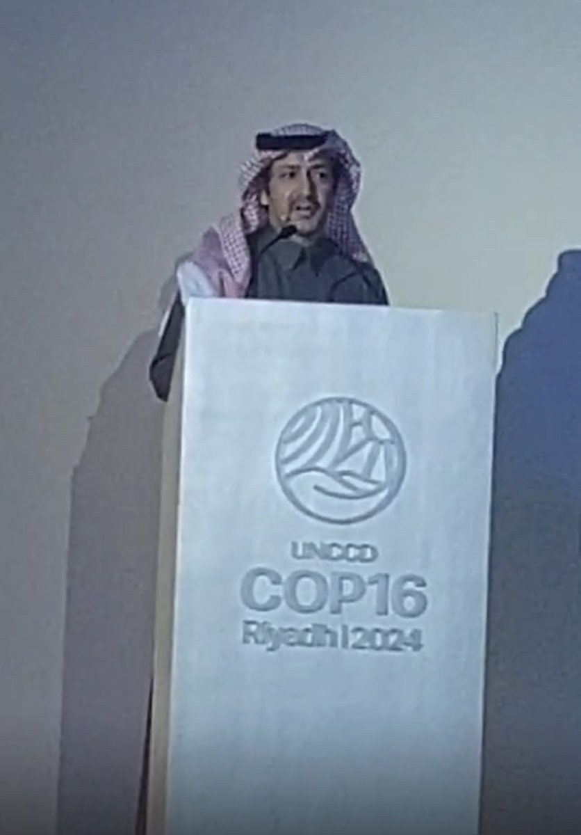Naser_Almarri's tweet photo. تحت شعار (الأمن الغذائي المستدام في مواجهة التحديات المناخية المتنوعة) تم التحدث في جلسة بعنوان
*بنوك الجينات والأطر القانونية: القدرة على الصمود في النظم الزراعية* 🌍
وتناولت *
تسليط الضوء على السياسات والمبادرات للحفاظ على الموارد الوراثية النباتية.
#كوب16_الرياض
#COP16Riyadh https://t.co/zkzIJU6wCb