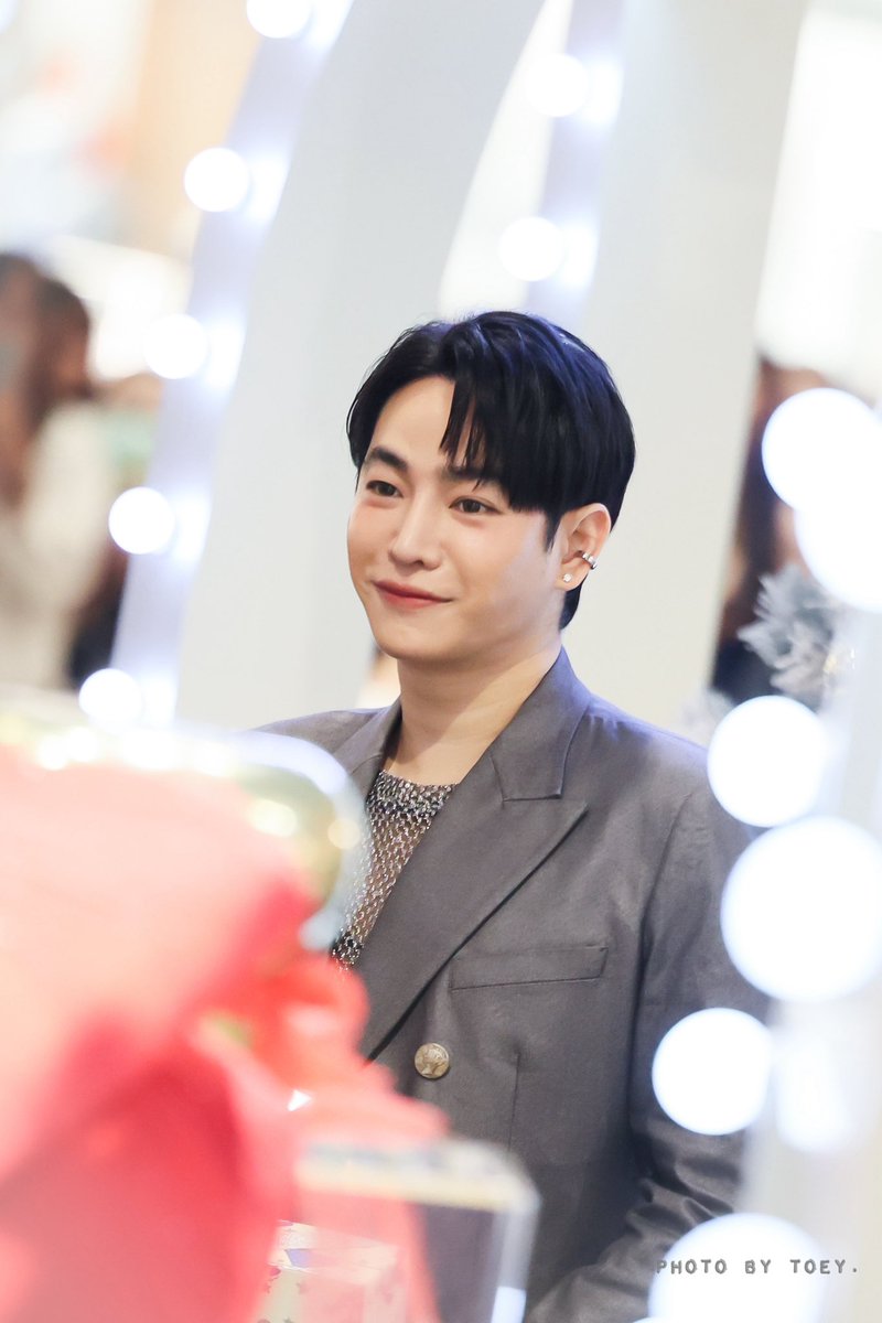 photobytoey's tweet photo. แต่งค่ะ 👰🏻‍♀️💍

@peckpalit 

#JoMaloneLondonTHxPeck
#JoMaloneLondonTH
#เป๊กผลิตโชค
#PeckPaLitChoke
#palitgallery
#photobytoey https://t.co/Iuyrlb2J3E