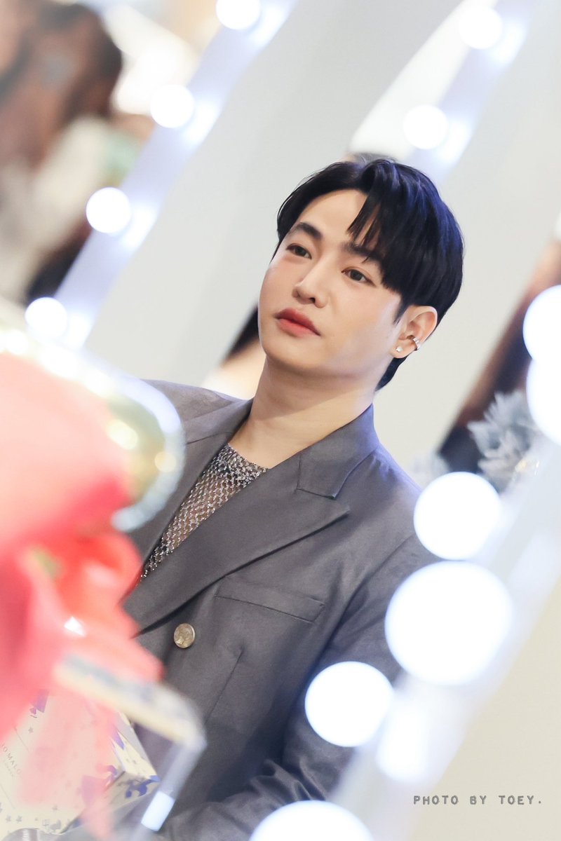 photobytoey's tweet photo. แต่งค่ะ 👰🏻‍♀️💍

@peckpalit 

#JoMaloneLondonTHxPeck
#JoMaloneLondonTH
#เป๊กผลิตโชค
#PeckPaLitChoke
#palitgallery
#photobytoey https://t.co/Iuyrlb2J3E