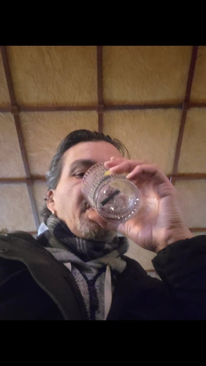 SemiAyeb's tweet photo. Me drinking gin and tonic... https://t.co/SobtTobcsG