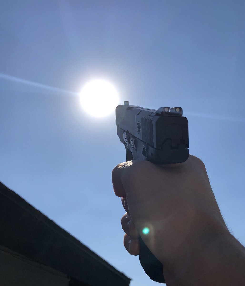 glindathinker's tweet photo. is the sun bothering you my queen? https://t.co/J7cVTkCuCA