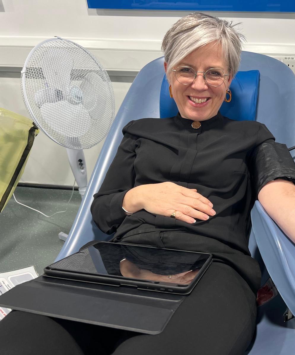 It took me less than an hour to #GiveBlood. You can give blood and help #SaveLives at thousands of donation venues across England, from permanent donor centres to pop-up community venues.
Find out more at blood.co.uk.