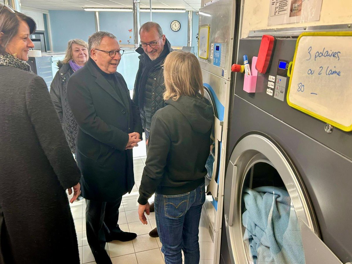 JM_Roze's tweet image. À l’invitation de mon ami conseiller départemental Claude Gachet, j’ai passé la matinée sur le site de Sève Éveil à #Cormontreuil, avec Isabelle Debailleul la directrice des affaires sociales du @dptMarne ainsi que Marceline Leclerc, directrice de cette structure axée autour du…