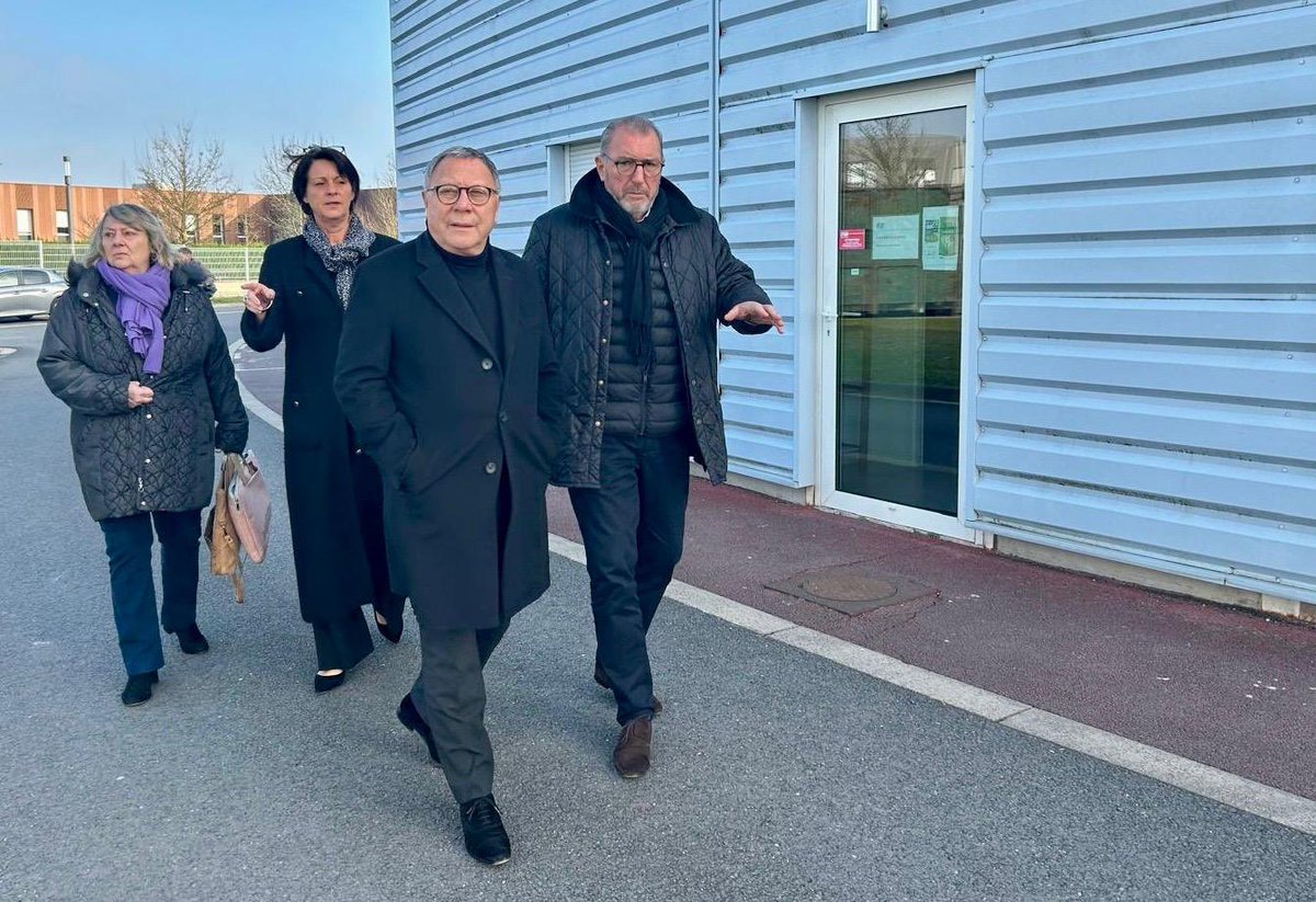 JM_Roze's tweet image. À l’invitation de mon ami conseiller départemental Claude Gachet, j’ai passé la matinée sur le site de Sève Éveil à #Cormontreuil, avec Isabelle Debailleul la directrice des affaires sociales du @dptMarne ainsi que Marceline Leclerc, directrice de cette structure axée autour du…