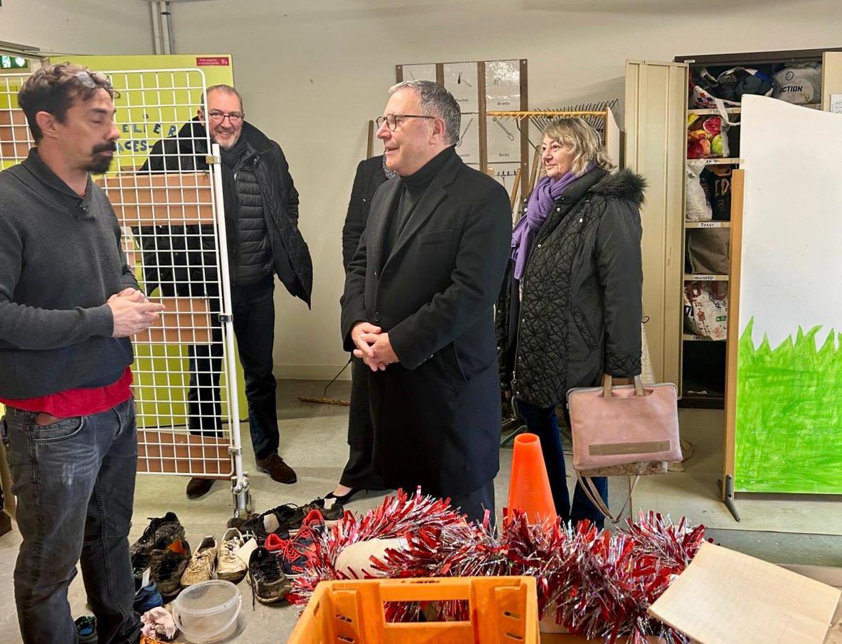 JM_Roze's tweet image. À l’invitation de mon ami conseiller départemental Claude Gachet, j’ai passé la matinée sur le site de Sève Éveil à #Cormontreuil, avec Isabelle Debailleul la directrice des affaires sociales du @dptMarne ainsi que Marceline Leclerc, directrice de cette structure axée autour du…