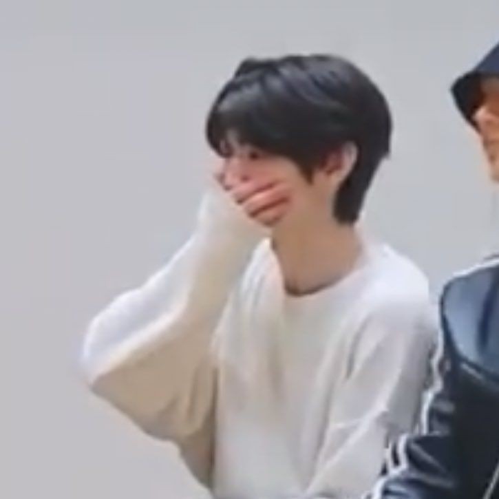 boysshht's tweet image. Semakin hari semakin kurker aja badan ini