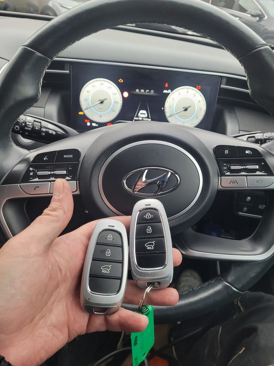 AutoHull's tweet image. Hull Auto Locksmith 07878032663, Hyundai tucson 2021 keyless remote spare car key cut and coded by our Auto Locksmith for a customer in Hull at there workplace 
carremotekeyshull.co.uk 
#carkeyshull #hullautolocksmith #hyundai