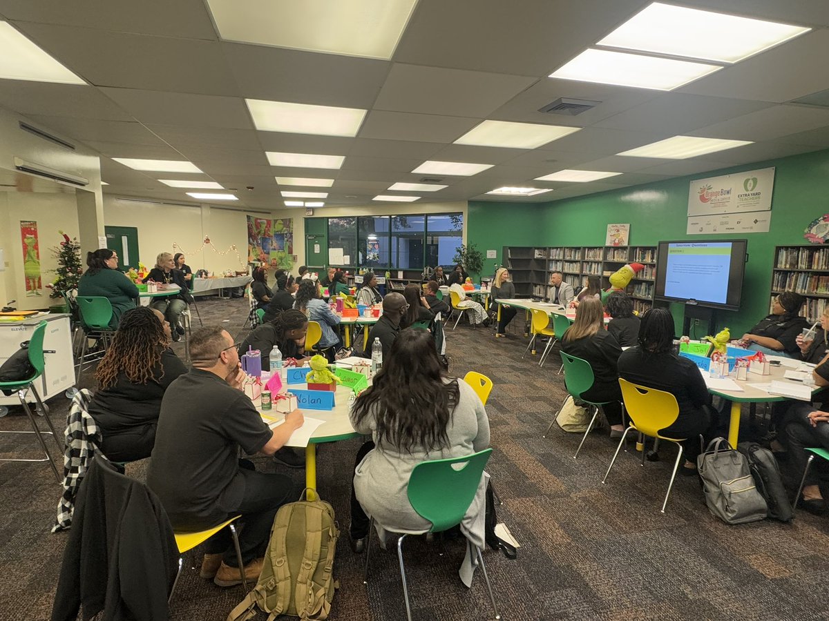 keeperteacher's tweet photo. We were Empowered to LEAD last night as the strong leadership culture we created at Charles Drew ES last night is built to last! ❤️🙏🏿👏🏾🔥🎁🎊 https://t.co/MJdQnXKSgo