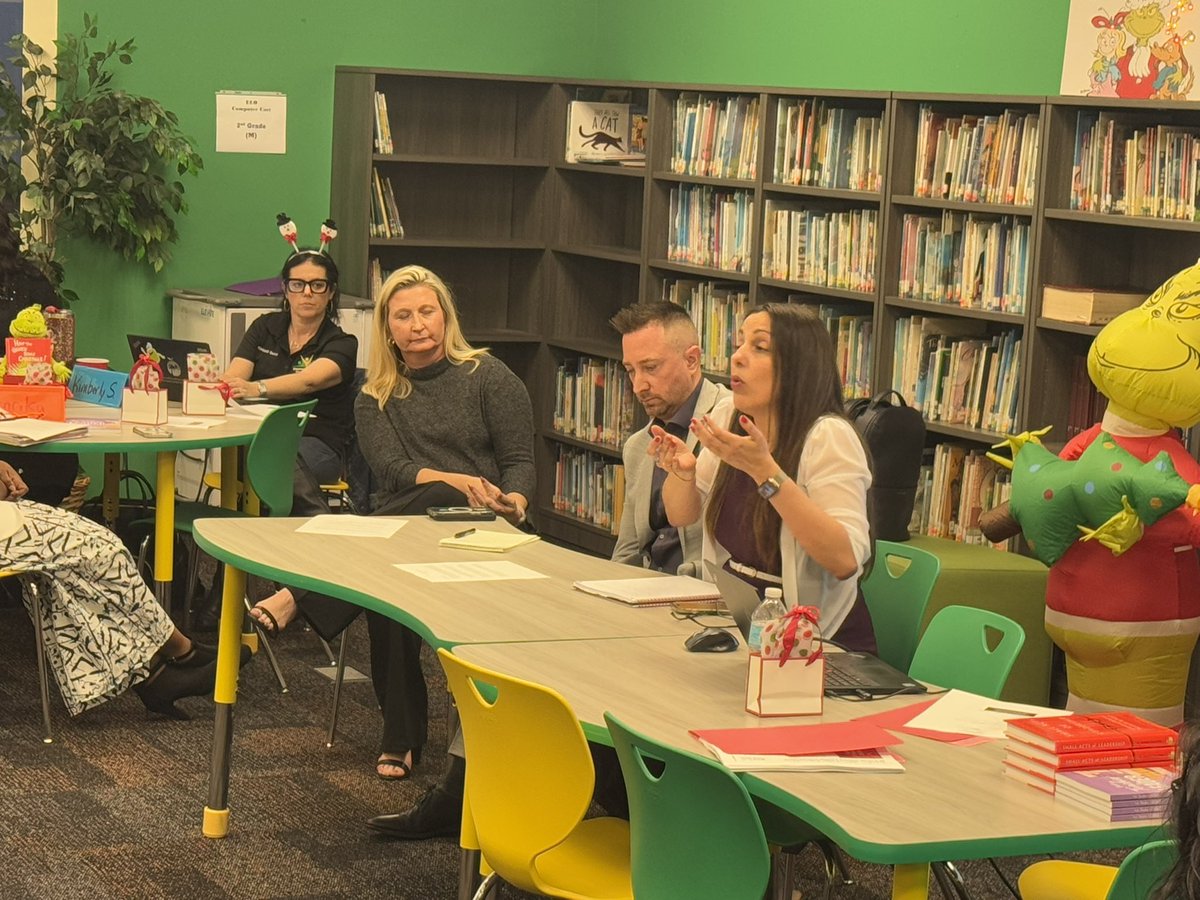 keeperteacher's tweet photo. We were Empowered to LEAD last night as the strong leadership culture we created at Charles Drew ES last night is built to last! ❤️🙏🏿👏🏾🔥🎁🎊 https://t.co/MJdQnXKSgo