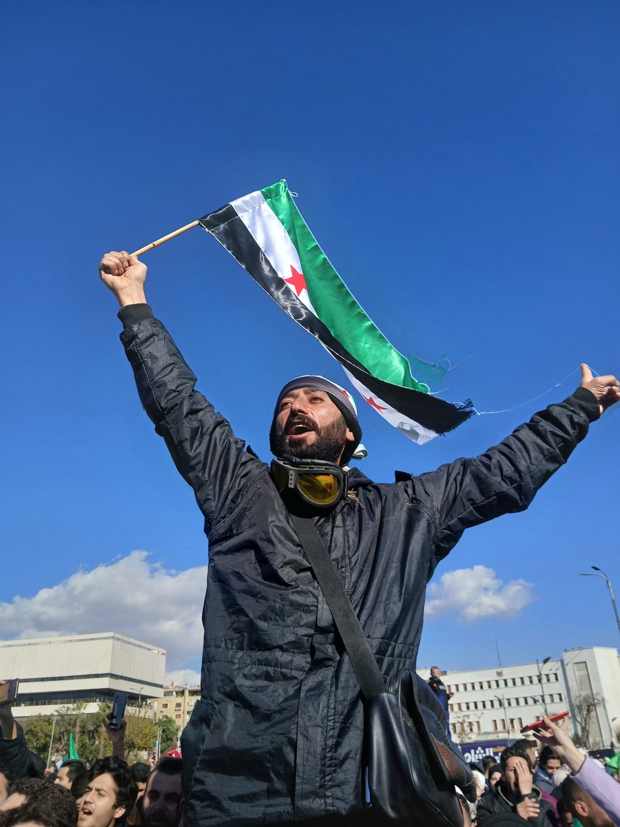 AmelieDavid1's tweet photo. In #Damascus, #Syria, people have been gathering at Umayyad square this Friday to celebrate this "Free Syria"... https://t.co/sRAYSCFVWP