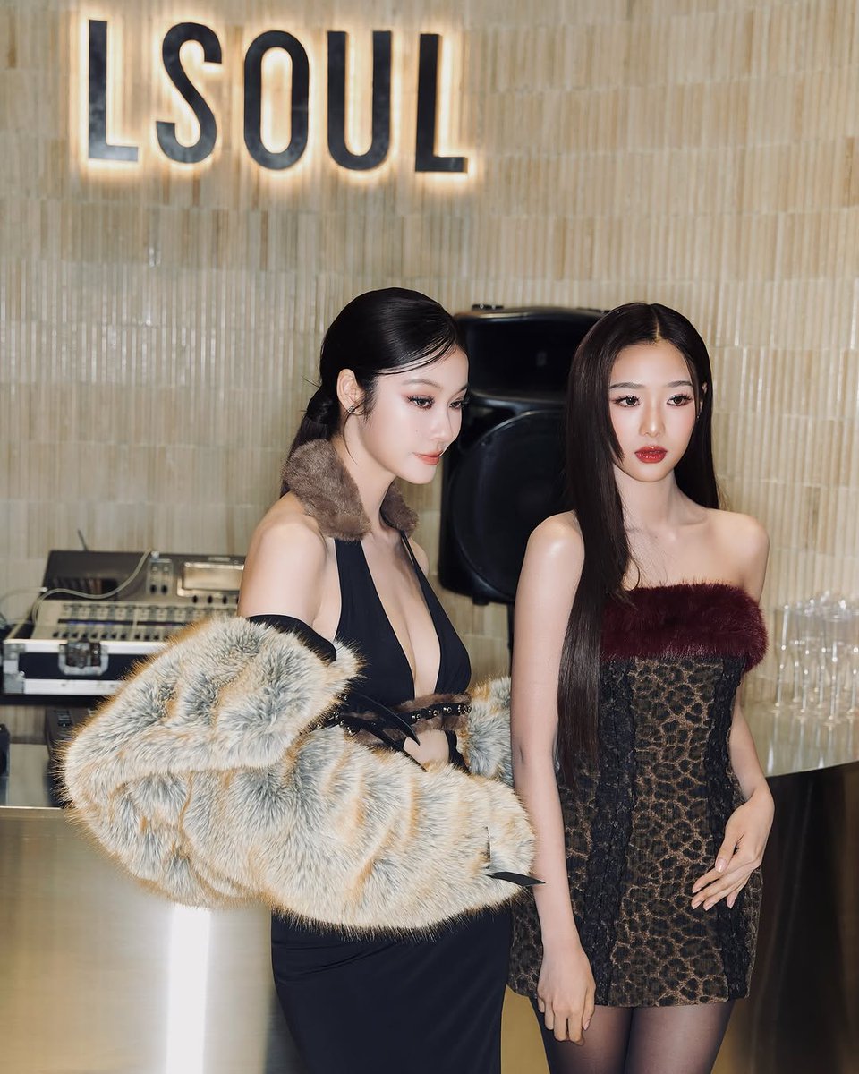 namtanfilm_ph's tweet photo. [ 131224 • namtan.tipnaree • IG post ] 

🖤🥂✨

#LSOUL #STARGIRLS #LSOULTH 
#LSOULTHAILAND #LSOULGrandOpening #NamtanTipnaree #NamtanFilm https://t.co/H95EvAIrQP