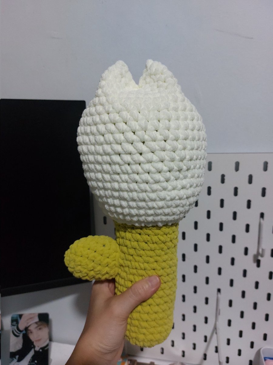 nini_creates's tweet photo. Hopping on Tiktok trend 🌷

Big white tulip plushie amigurumi ✨️ https://t.co/bVBVeJ46iR
