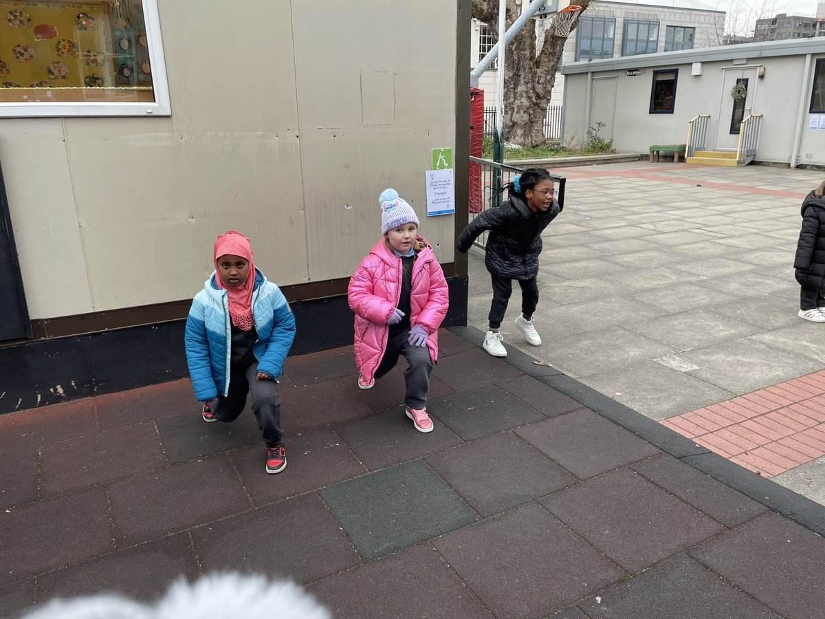 CentralModelInf's tweet image. Room 5 loved completing the 12 Days of Fitmas challenge today along our Active Walkway! We ran, skipped, hopped and jumped all around our school! @ActiveFlag