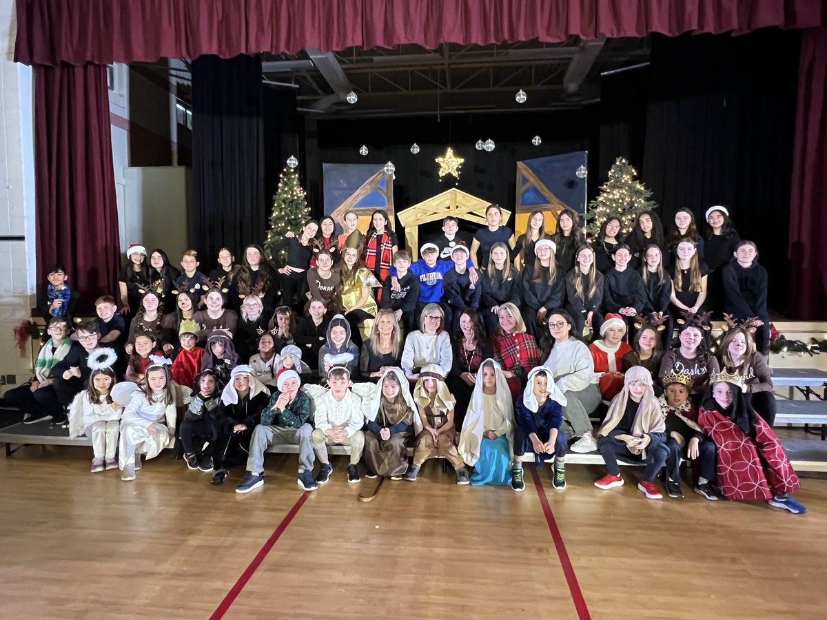 A shout out to Mme McLeod, Mrs. Shkopiak, Mrs. Nunn &amp; Mrs. McCormick for organizing a fabulous Christmas concert! Student performances were amazing! Thank you also to our tech crew for their set preparation and backstage work! 🎄🎶❤️